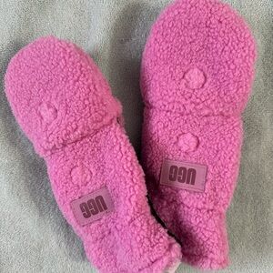 NWT UGG Faux Fur Fingerless Mittens Size S/M